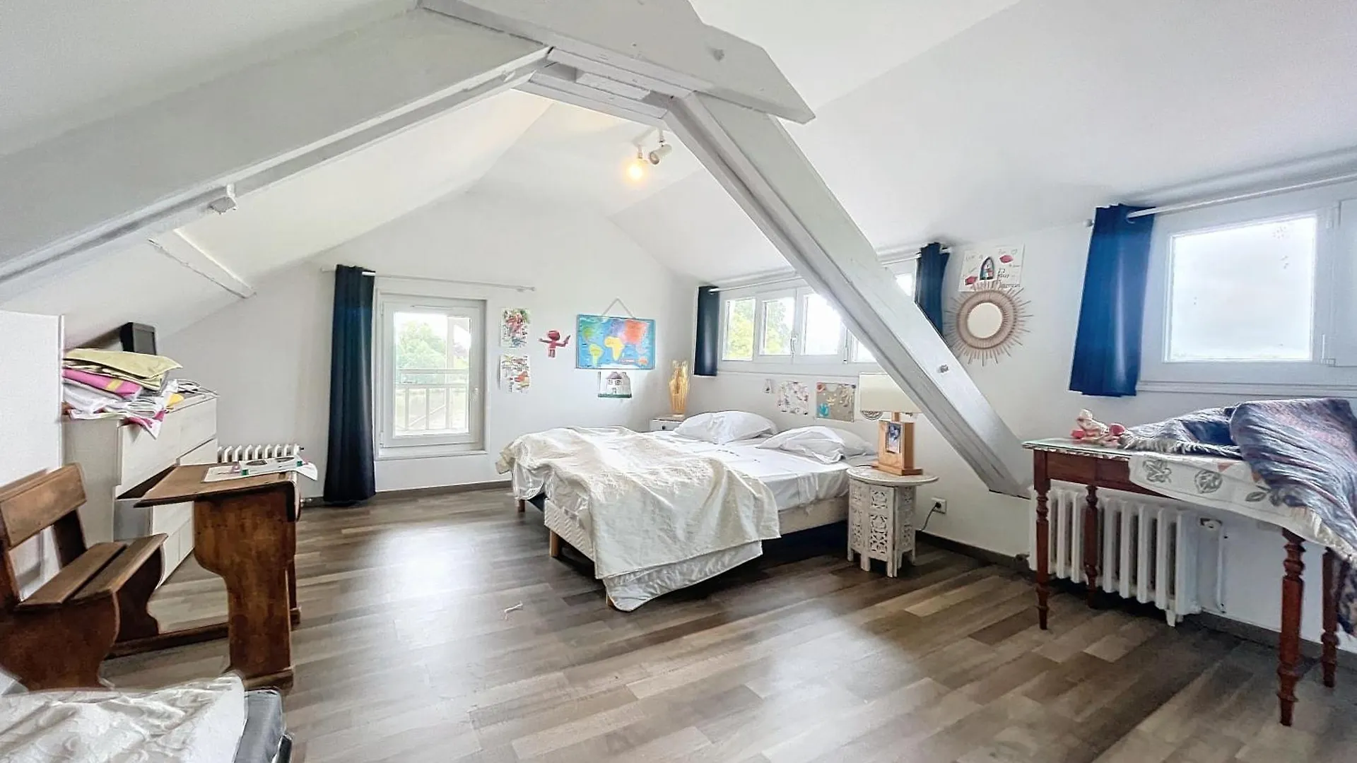 Holiday home Maison Sur L'Eau Avec Jardin Et Piscine Bellerive-sur-Allier