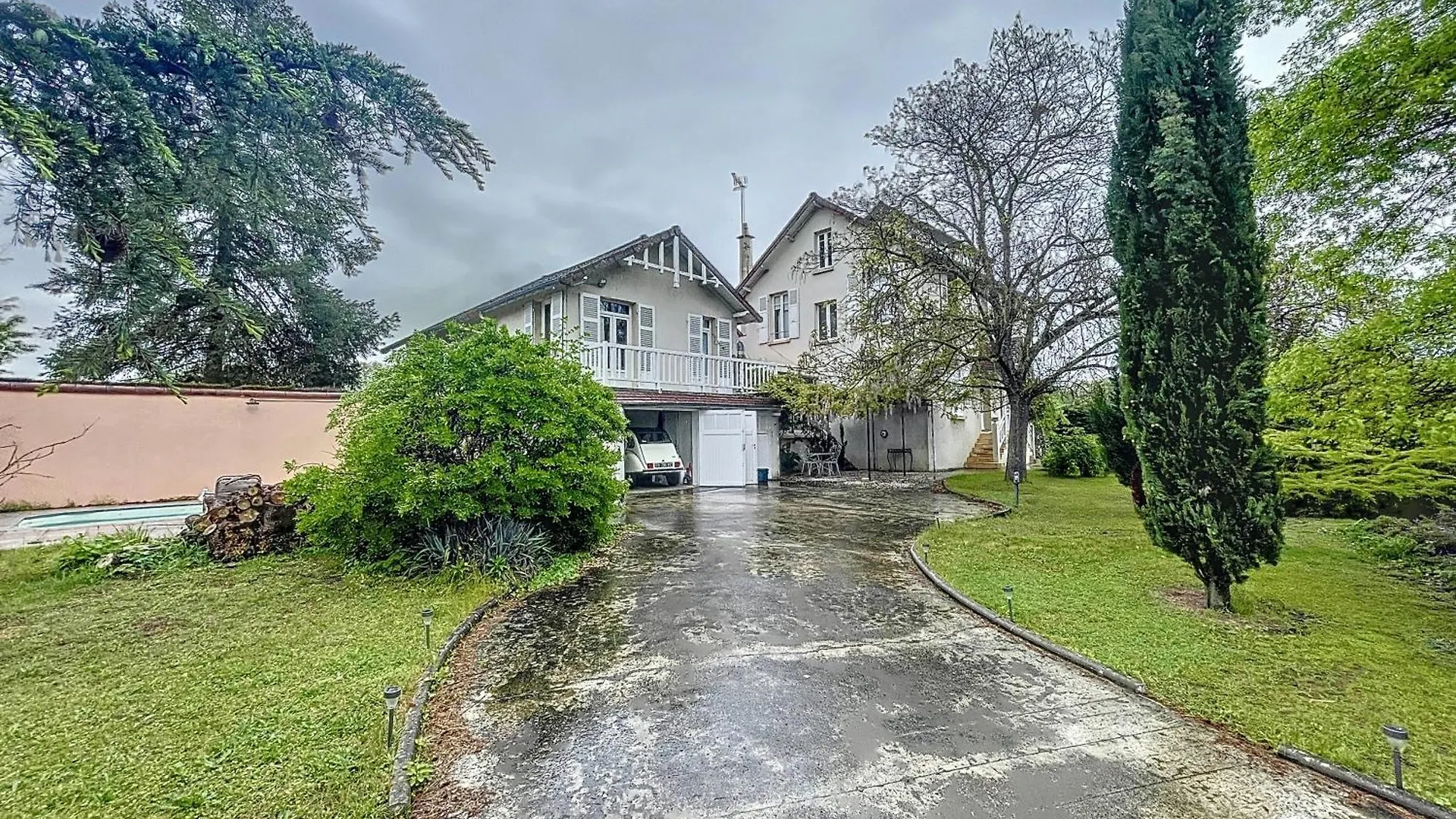 Holiday home Maison Sur L'Eau Avec Jardin Et Piscine Bellerive-sur-Allier